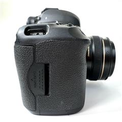 Canon EOS 5D Mark III 22.3 MP DSRL w/ EF 50mm 1:1.4 Lens